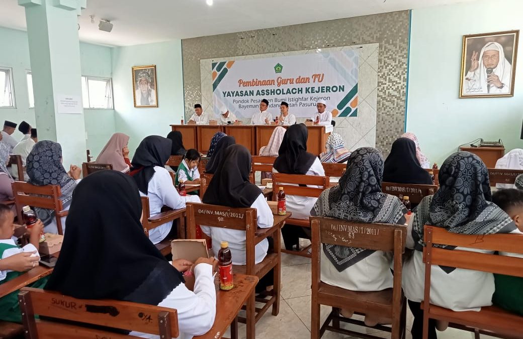 Pembinaan Guru dan Staf dalam Rangka Pengembangan SDM Assholach