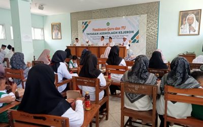 Pembinaan Guru dan Staf dalam Rangka Pengembangan SDM Assholach