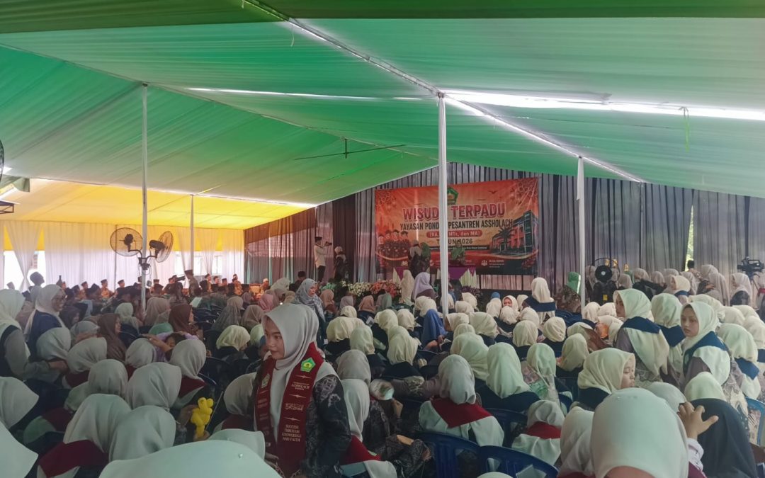 Wisuda Terpadu Ponpes Assholach Kejeron 2026: Mengukuhkan Generasi Berakhlak dan Berprestasi.