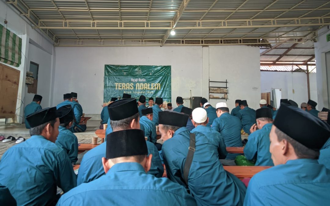 Keutamaan Menjenguk Orang Sakit: Gus Luthfil Hakim Bedah Hukum dan Adabnya dalam Pengajian Teras nDalem