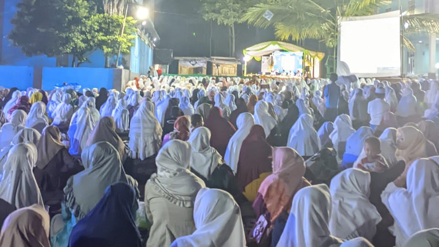 Rindu Akhlaknya, Ribuan Jamaah Hadiri Haul Kyai Sae