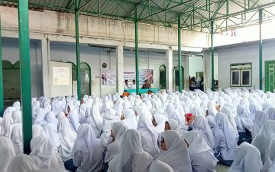 Polisi Edukasi dan Penyuluhan Stop Bullying di Ponpes Assholach Kejeron