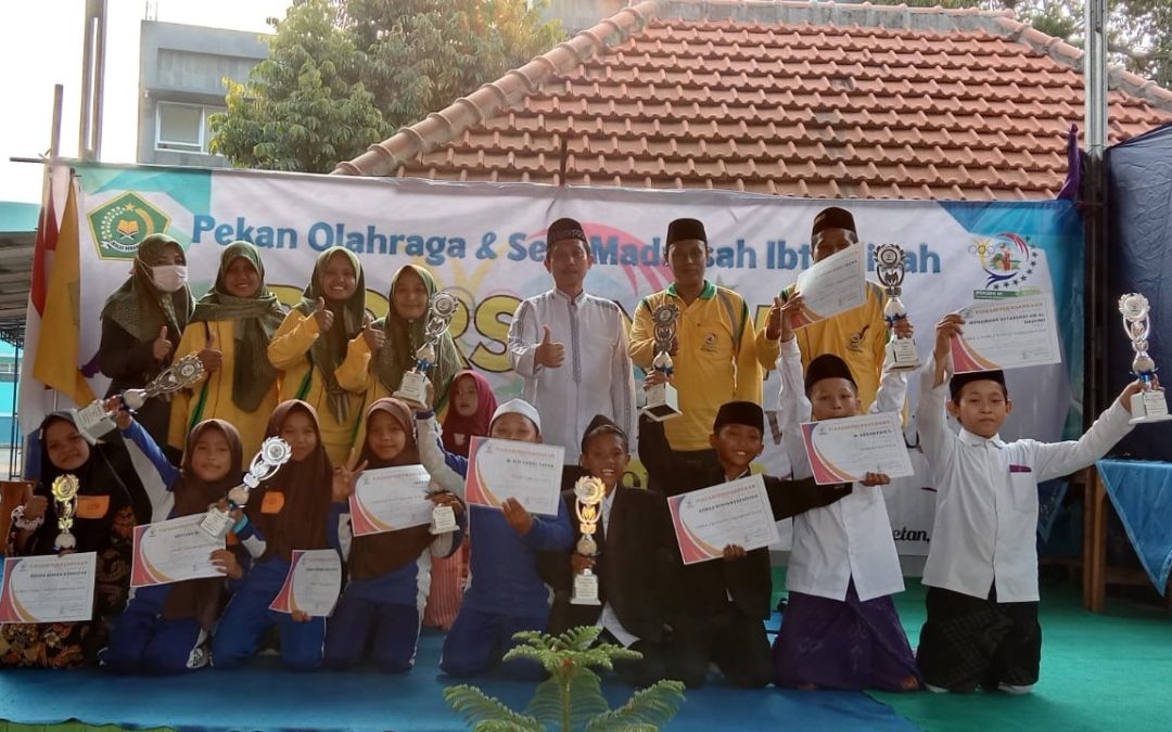 MI Assholach Hebat, Menyabet 11 Piala Dalam Ajang Porseni 2023 Tingkat Kecamatan