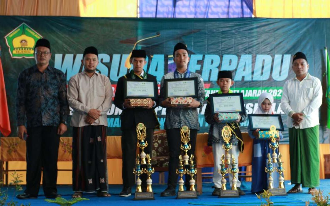 Wisuda Terpadu Pondok Pesantren Assholach Kejeron 2022